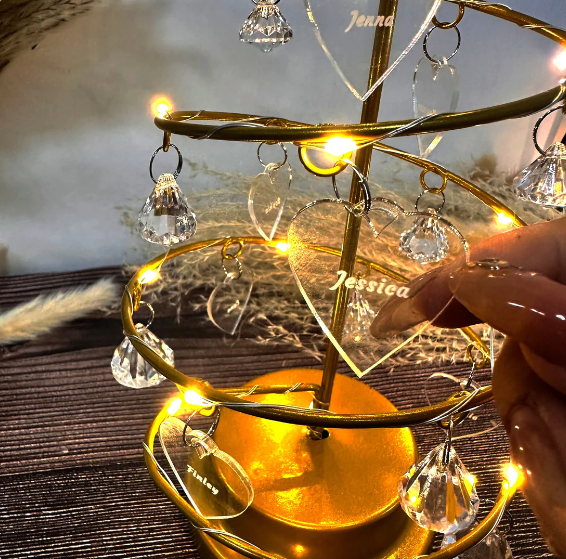 Árvore de Natal de Cristal Personalizada com Led Família Amada - Só Hoje com 45% OFF e Frete Grátis