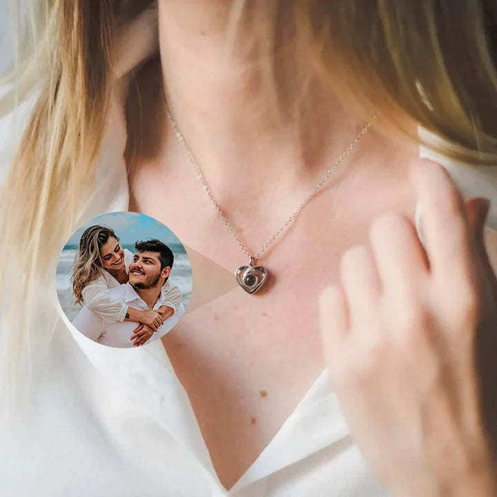 Colar Amor Eterno Personalizável - Grave uma foto para eternizar um momento especial e surpreenda seu amor -  Frete Grátis - BLACK FRIDAY
